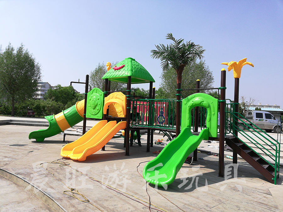 水上樂(lè)園滑梯